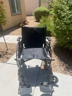 NEW 20“  Heavy Duty Wide MEDLINE Wheelchair