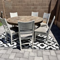 7 Piece Large Round Table. All Wood. Dinning Table 