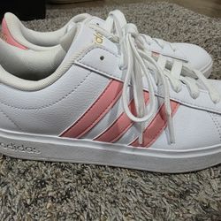 Women's Adidas 6.5