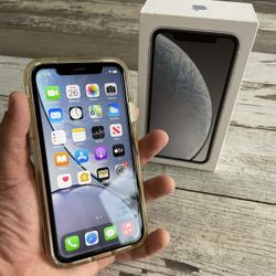 iPhone XR Excellent Condition W/Box And Charger 