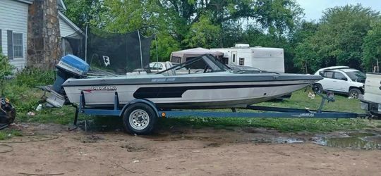 1991 Javlin bass boat