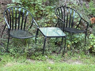 Black wrought iron Metal Patio Chair and Table Set