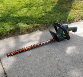 Black & Decker Electric Hedge Trimmer $40 OBO
