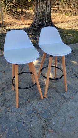 2 Modern Style Bar Stools