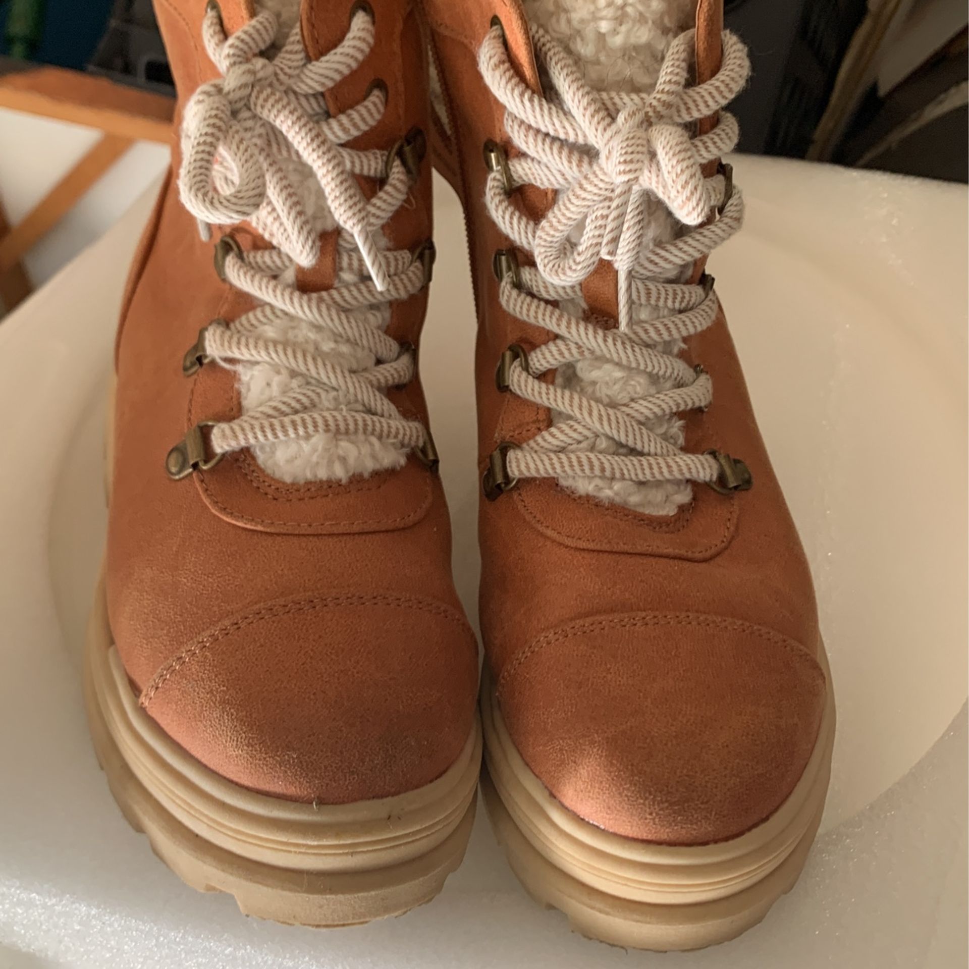 Pre-owned Girls Boots Size 2