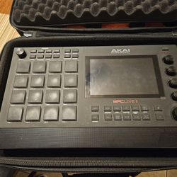 MPC Live 2 with Magma Case