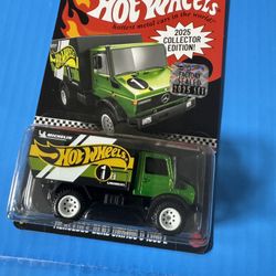 Factory Sealed Mercedez- Bends Unimog Green