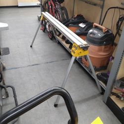 Saw Table/Dewalt