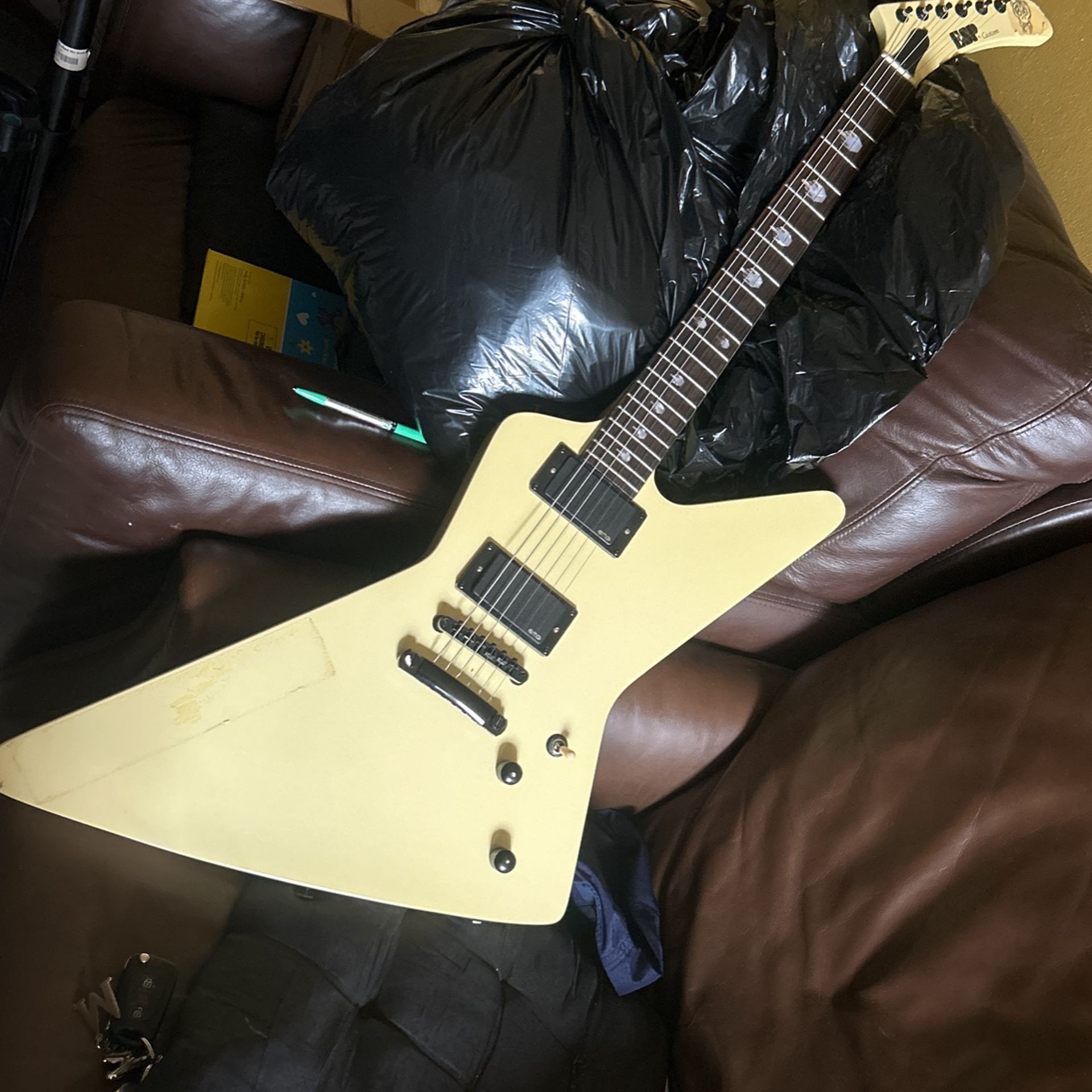 EET FUK Hetfield esp Explorer
