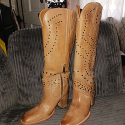 Women's leather boots