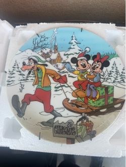 Disney collectors plate Christmas 1989 $35