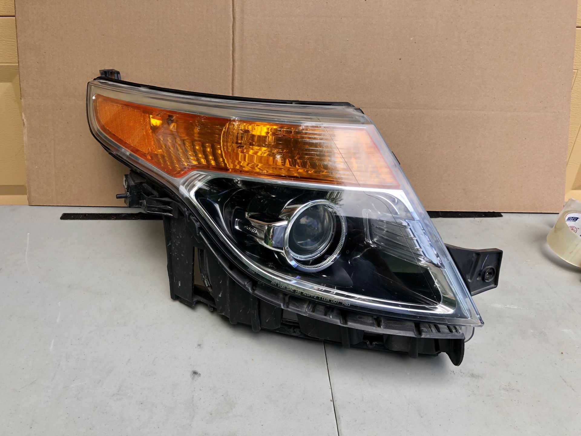 Ford Explorer Halogen Headlight OEM Passenger 2011 2012 2013
