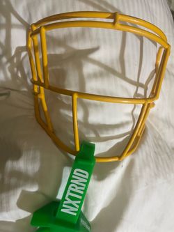 Football speedflex facemask yellow