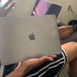 2020 Mac Book 