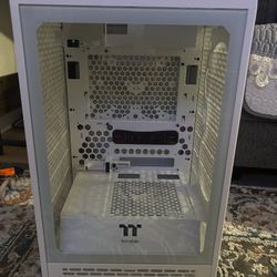 Thermaltake Tower 200 Case