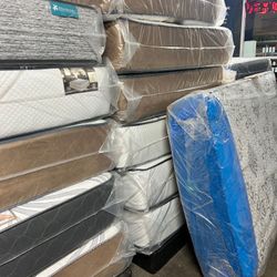 MATTRESS ‼️ SALE‼️ BRAND NEW 🆕 TWIN SIZE MATTRESS $100. FULL SIZE $179. QUEEN SIZE . $199. KING SIZE MATTRESS $355 LOCATION 303 POCASSET AVE PROVIDEN