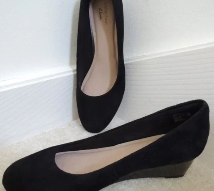 Clarks Mallory Luna Wedge Black Suede Pumps Daim Noir Size 8.5
