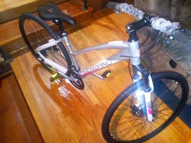 Giordano Brava 700c Hybrid Bike for Sale in St. Louis MO OfferUp