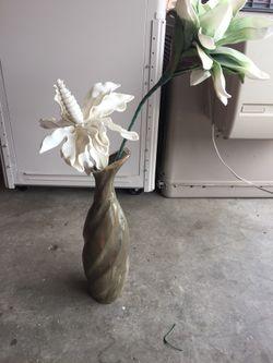 Flower vase