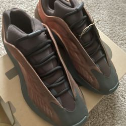 Yeezy 700