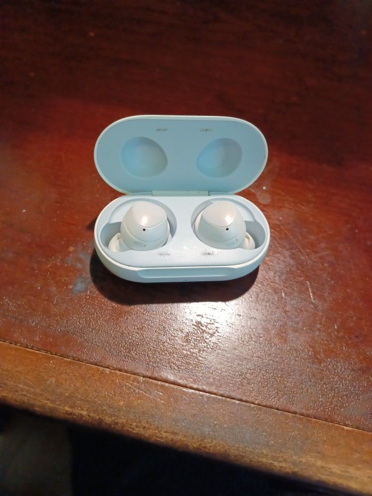 SAMSUNG EAR BUDS