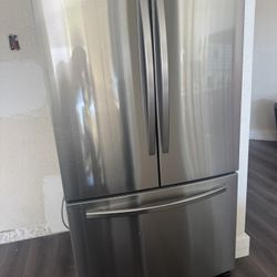 Samsung Refrigerator With Ice Maker 