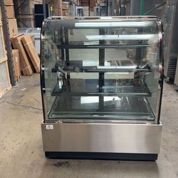 Clearance Refrigerated bakery refrigerator case 90051L0323