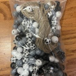 160Pcs 16mm Premium Wooden Beads