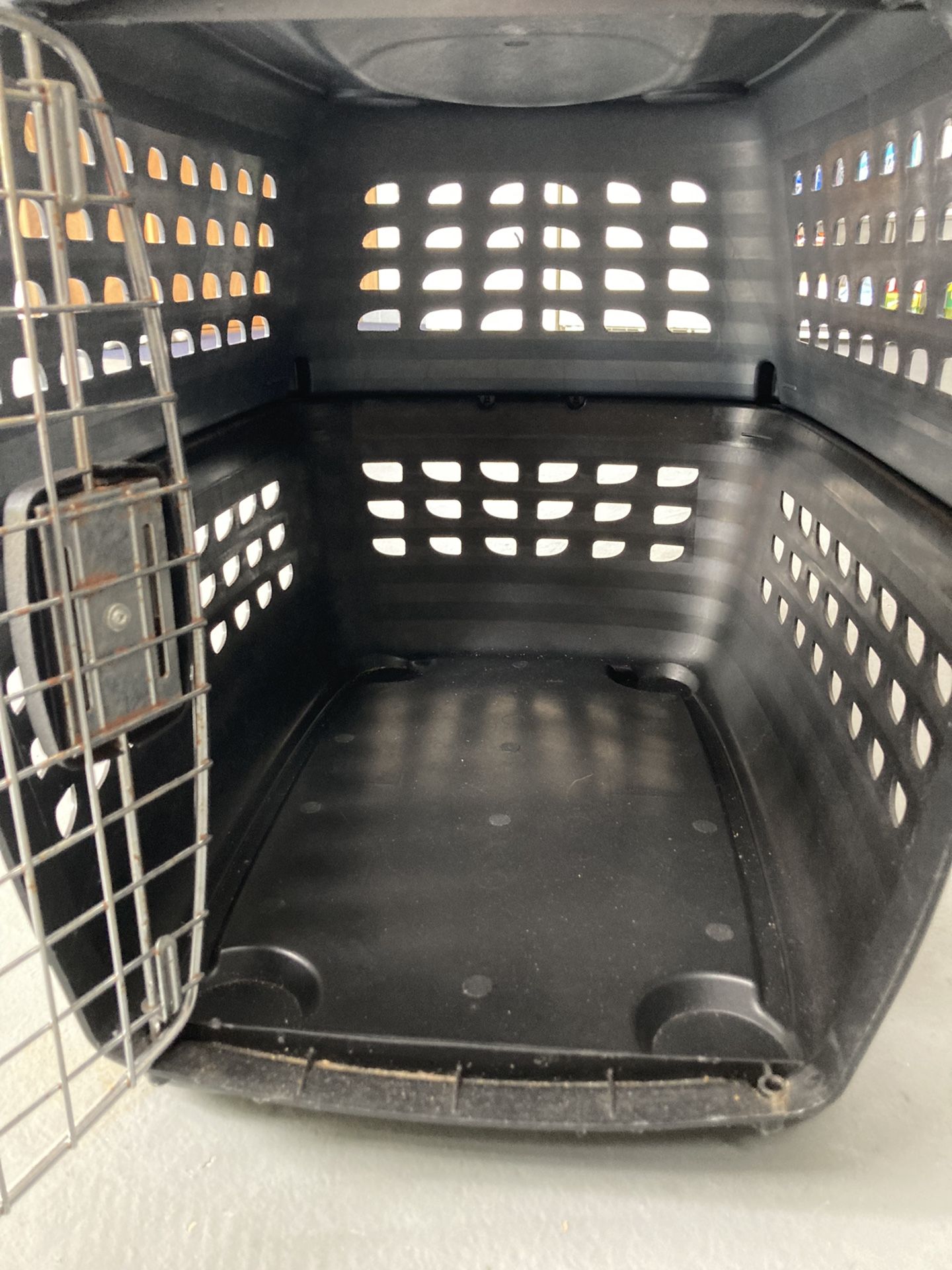 Dog Carrier Large Like New. $20