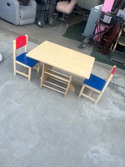 Kids table and 2 chairs