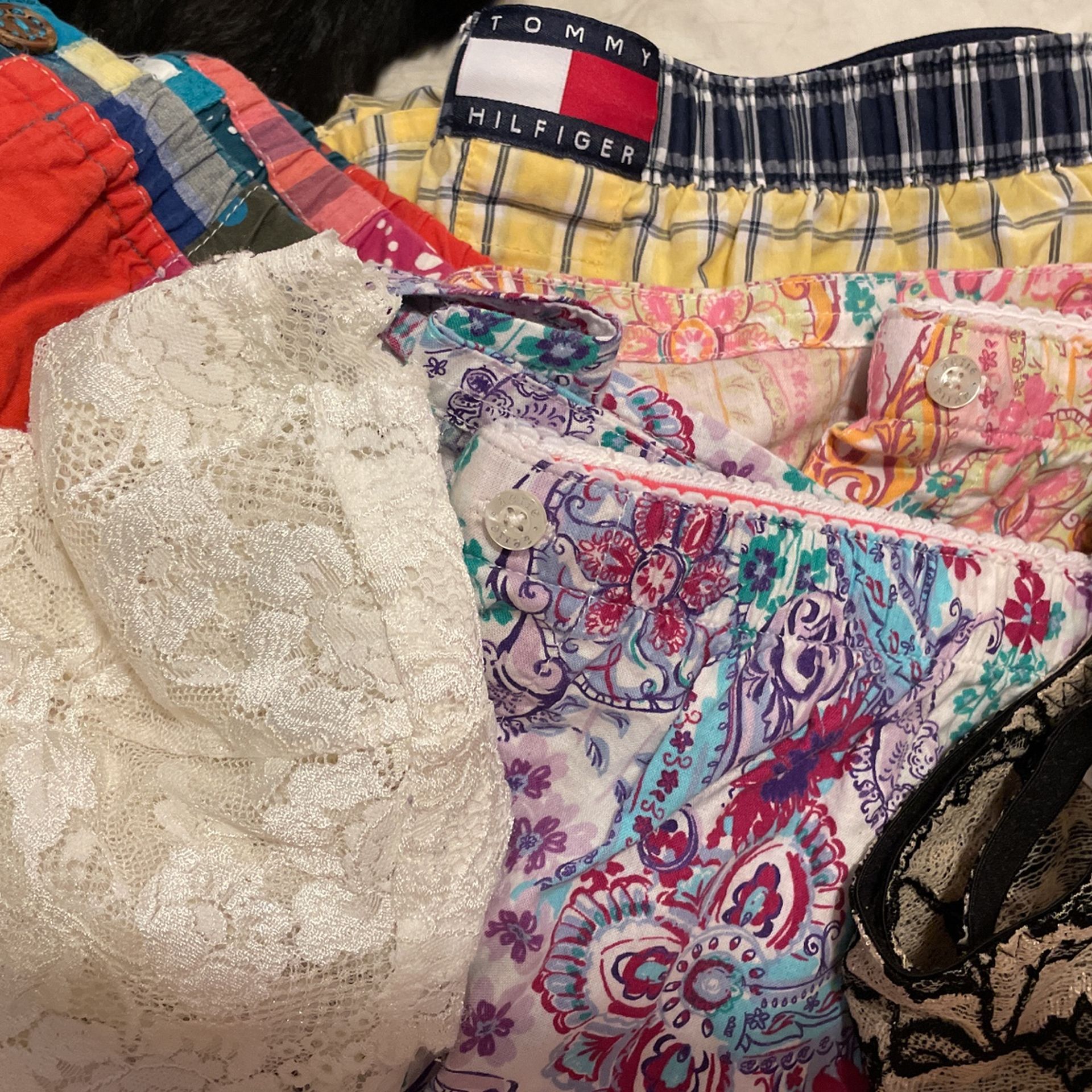 6 Pair= 4 Pair Boxers(Female) And 2 Pair Lace Thongs= Land Xl