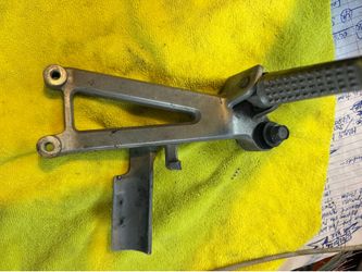 CBR600 F3 bracket and peg right side passenger 1995 Honda