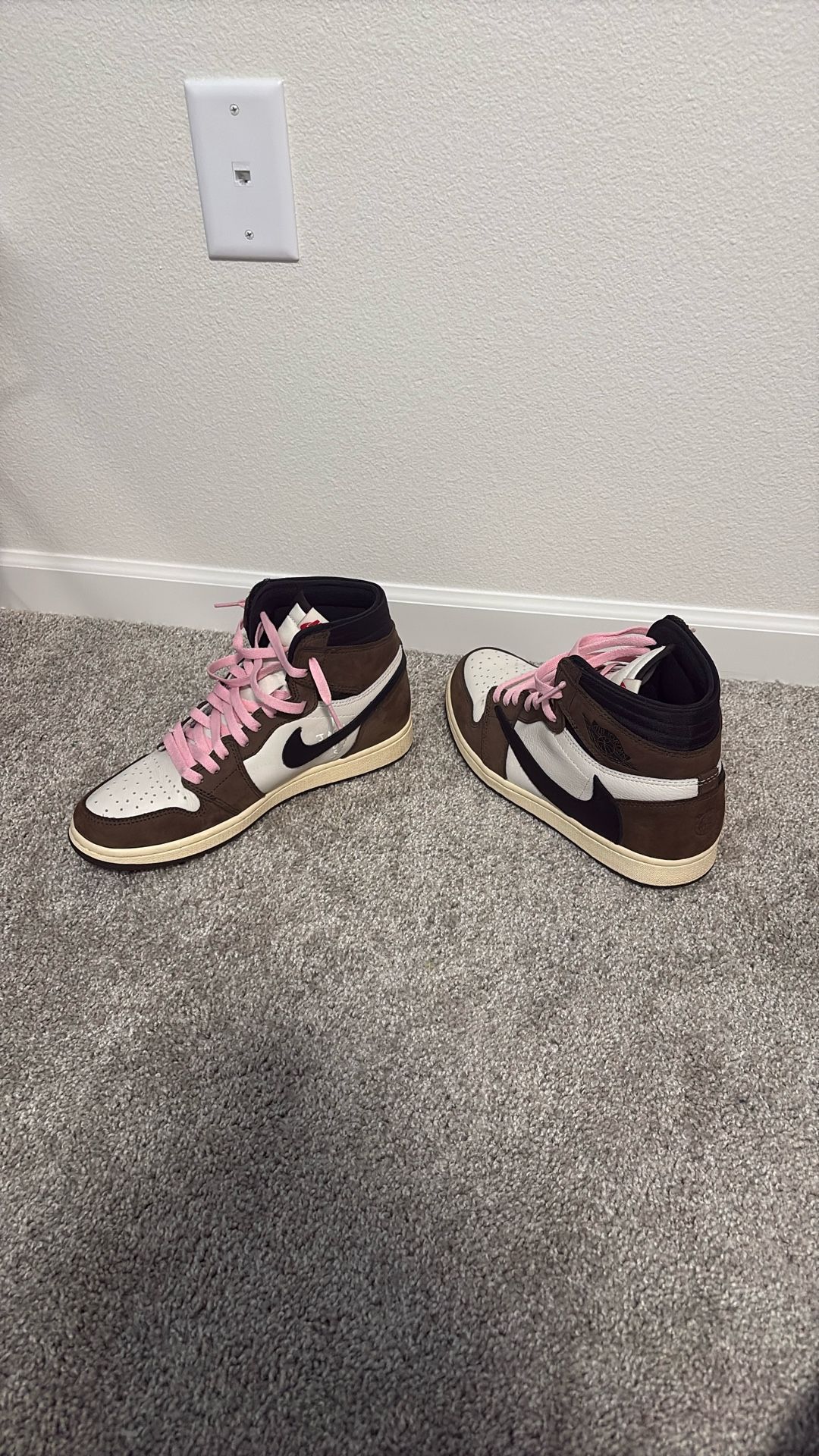 Travis Scott Jordan 1’s
