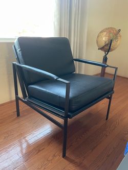 Mid-Century Modern Leather Accent Chair (Ashley) – Black