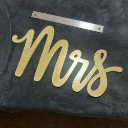 Gold Glitter Mrs Sign
