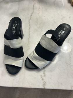Bella Vita black and white striped sandals, size 7