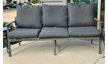 Outdoor Patio Sofa with Cushions