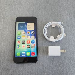 Apple iPhone SE 3rd Gen - UNLOCKED - Like New
