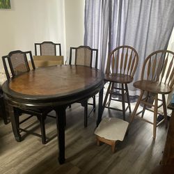 Dining Table & Bar Stools