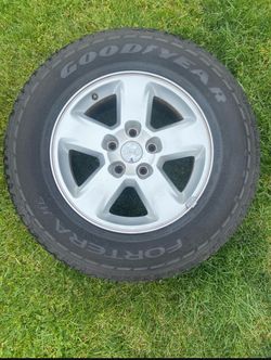 Rims and tires set of 4 Original jeep grand Cherokee