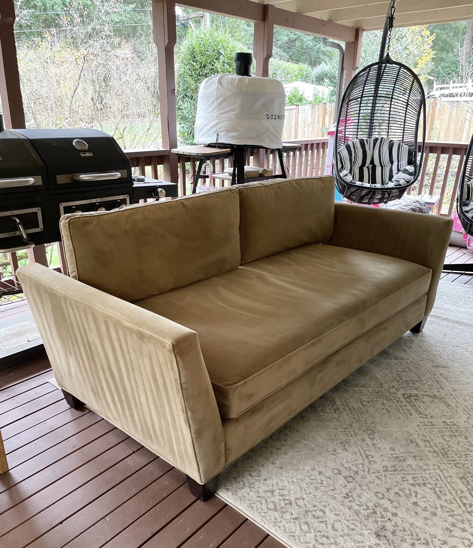 Crate and Barrel Daybed / Couch / Delivery Available