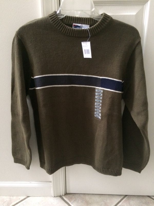 Boys New Sweater Size Large