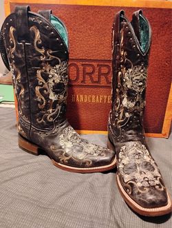 Size 7.5 women  boots brand new