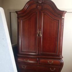 Armorie Attached Dresser 