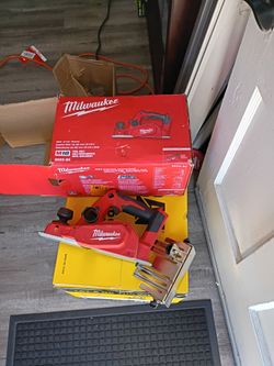 Milwaukee M18 3-1/4" Cordless Planer