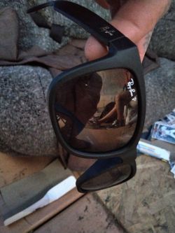 Ray-Ban Sunglasses Matte Black Frame