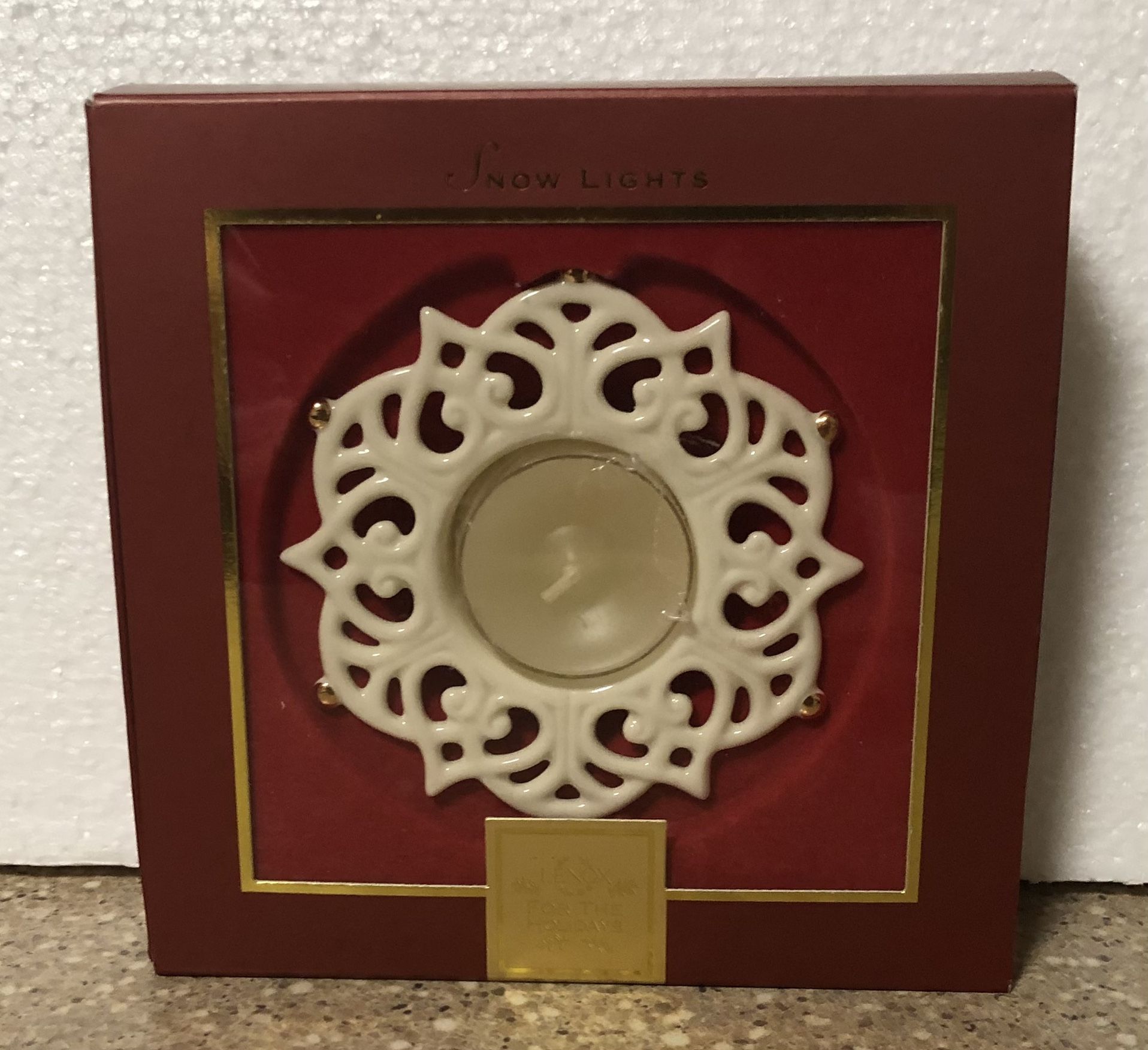 LENOX FOR THE HOLIDAYS Snow Lights Shine Tea Light Candle Holder.