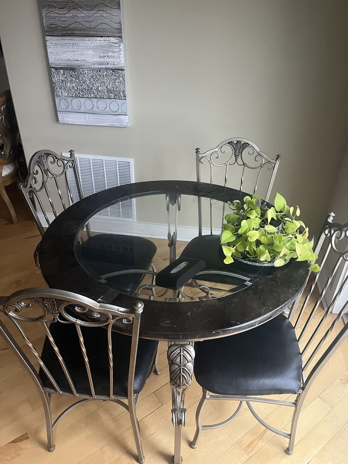 Glass Round Dinning Table With Chairs 
