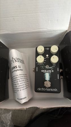 EHX Electroharmonix Oceans 11 Reverb pedal