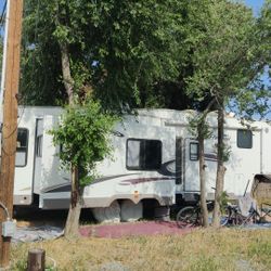 2006 Prowler regal Ax6 Fleetwood